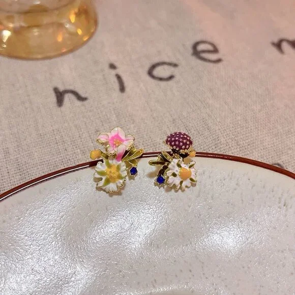 Sweet forest-style daisy flower earrings - Picture 2 of 6